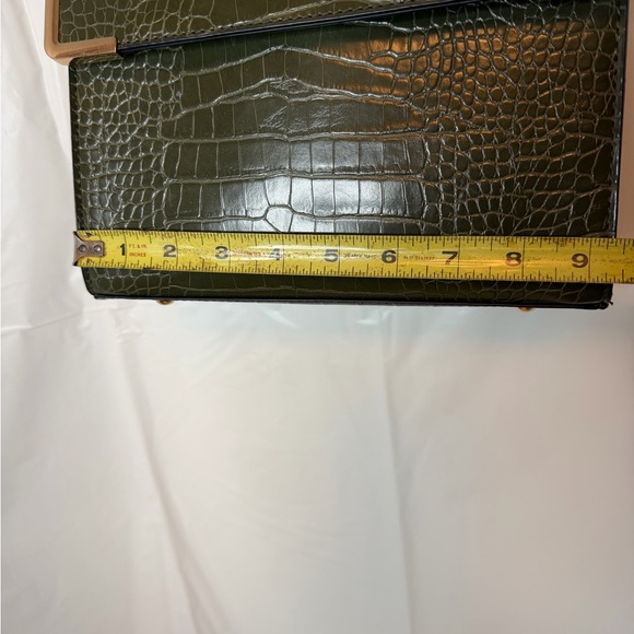 Gorgeous Dune London green faux crocodile embossed top handle bag - Picture 7 of 9